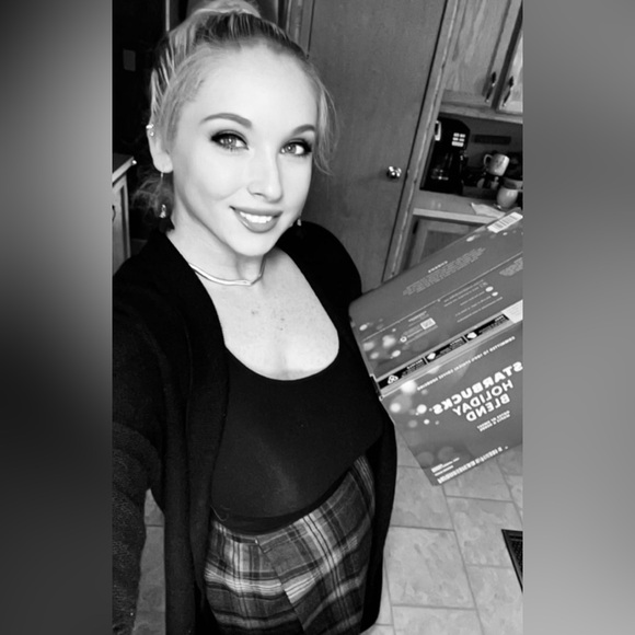 Meet your Posher, Brittany - Picture 1 of 1